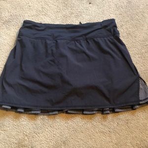 Lululemon Size 6 Tall Skirt